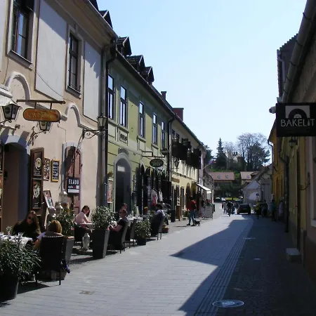Apartament Fortuna Apartman Studio Eger
